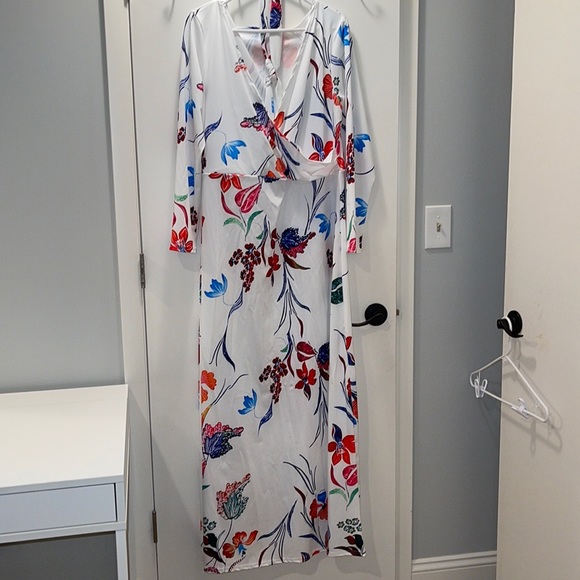 Dresses & Skirts - NWOT v neck white dress with floral design long sleeve with optional sash